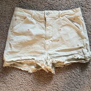 American Eagle Outfitters Cream Frayed Hem Jean Shorts